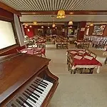Logis Restaurant Du Commerce 2*