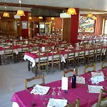 Hotel Logis Restaurant Du Commerce 2*