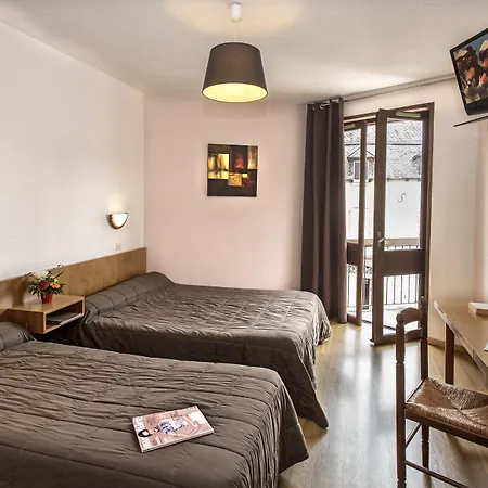 Logis Hotel Restaurant Du Commerce 2*