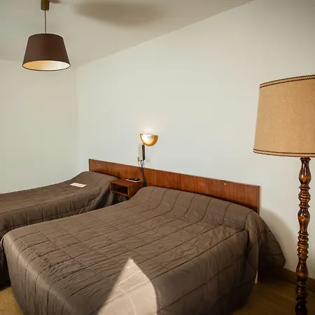 Hotel Logis Hotel Restaurant Du Commerce La Canourgue