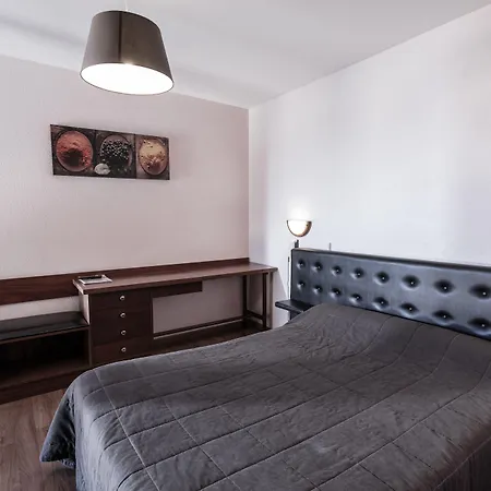 Logis Hotel Restaurant Du Commerce 2* La Canourgue