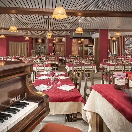 Logis Restaurant Du Commerce 2* La Canourgue