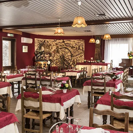 Logis Restaurant Du Commerce Hotel La Canourgue