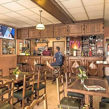酒店 Logis Restaurant Du Commerce 2*
