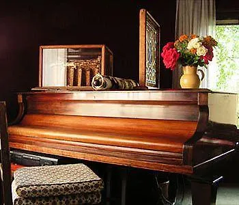 Hotel Logis Hotel Restaurant Du Commerce La Canourgue