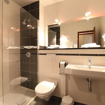 Logis Restaurant Du Commerce Hotel 2*