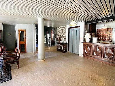 Logis Hotel Restaurant Du Commerce Hotel 2*