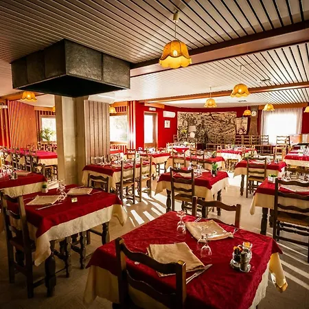 Logis Restaurant Du Commerce Hotel