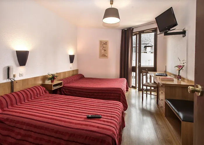 Hotel Logis Hotel Restaurant Du Commerce La Canourgue