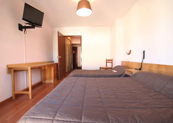 Logis Hotel Restaurant Du Commerce La Canourgue