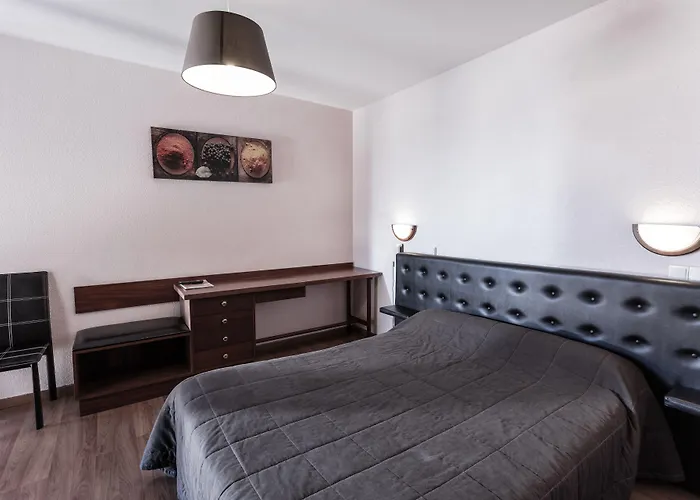 Logis Hotel Restaurant Du Commerce 2* La Canourgue