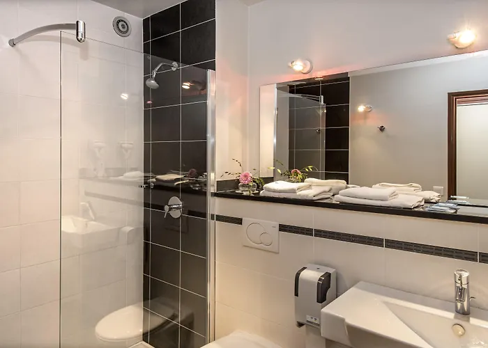 Logis Hotel Restaurant Du Commerce