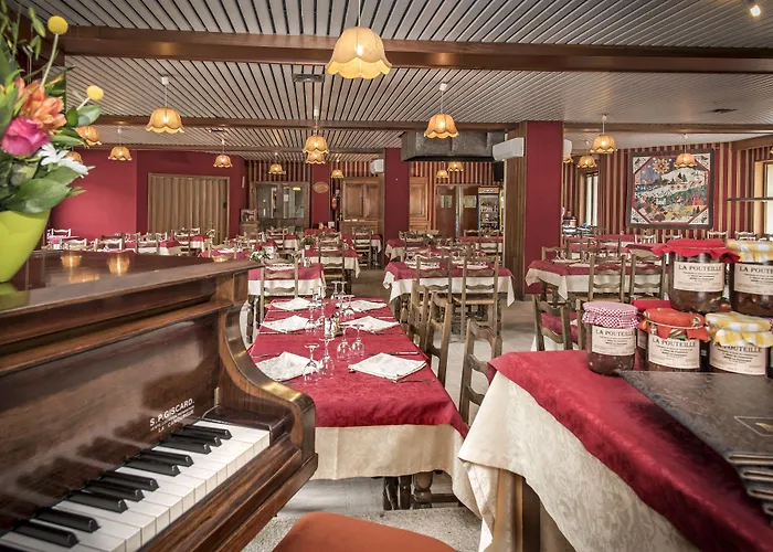 Logis Hotel Restaurant Du Commerce 2* La Canourgue