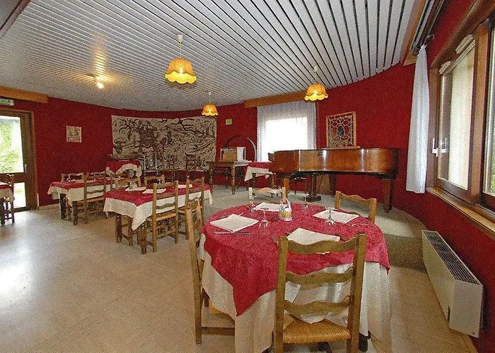 Logis Hotel Restaurant Du Commerce La Canourgue