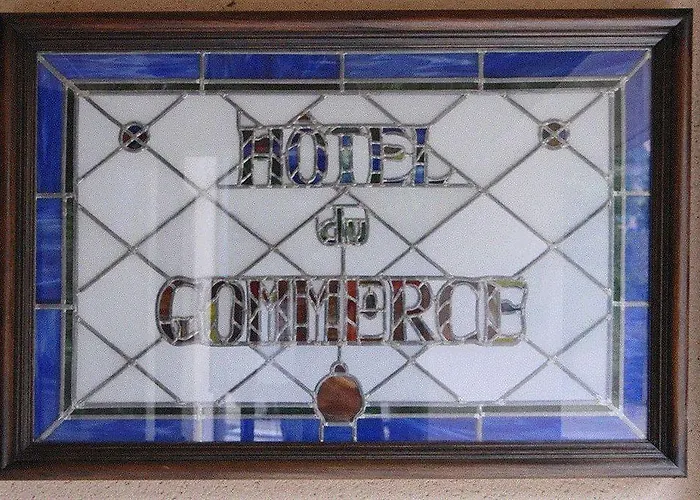 Hotel Logis Hotel Restaurant Du Commerce La Canourgue