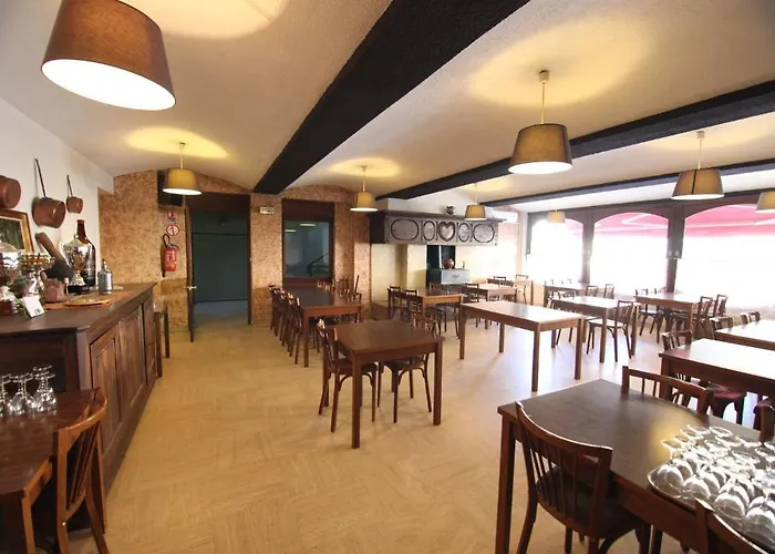 Logis Hotel Restaurant Du Commerce La Canourgue