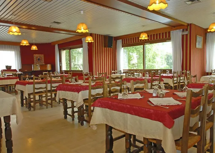 Logis Hotel Restaurant Du Commerce 2*